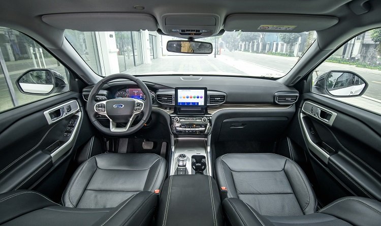 không gian nội thất Ford Explorer 2022.