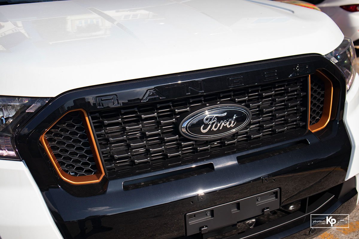 lưới tản nhiệt xe Ford Ranger lắp ráp 2021.